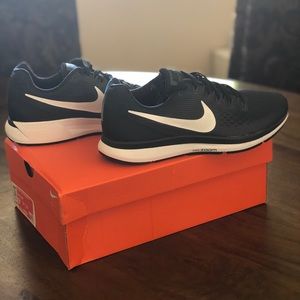 Men’s 9.5 Nike Air Zoom Pegasus 34